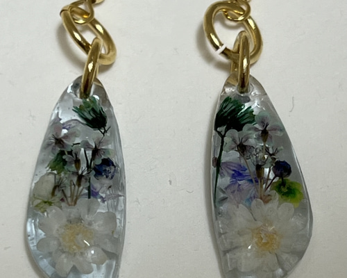 レジンのフラワーピアス ピアス（フック・チェーン） aqua322 通販