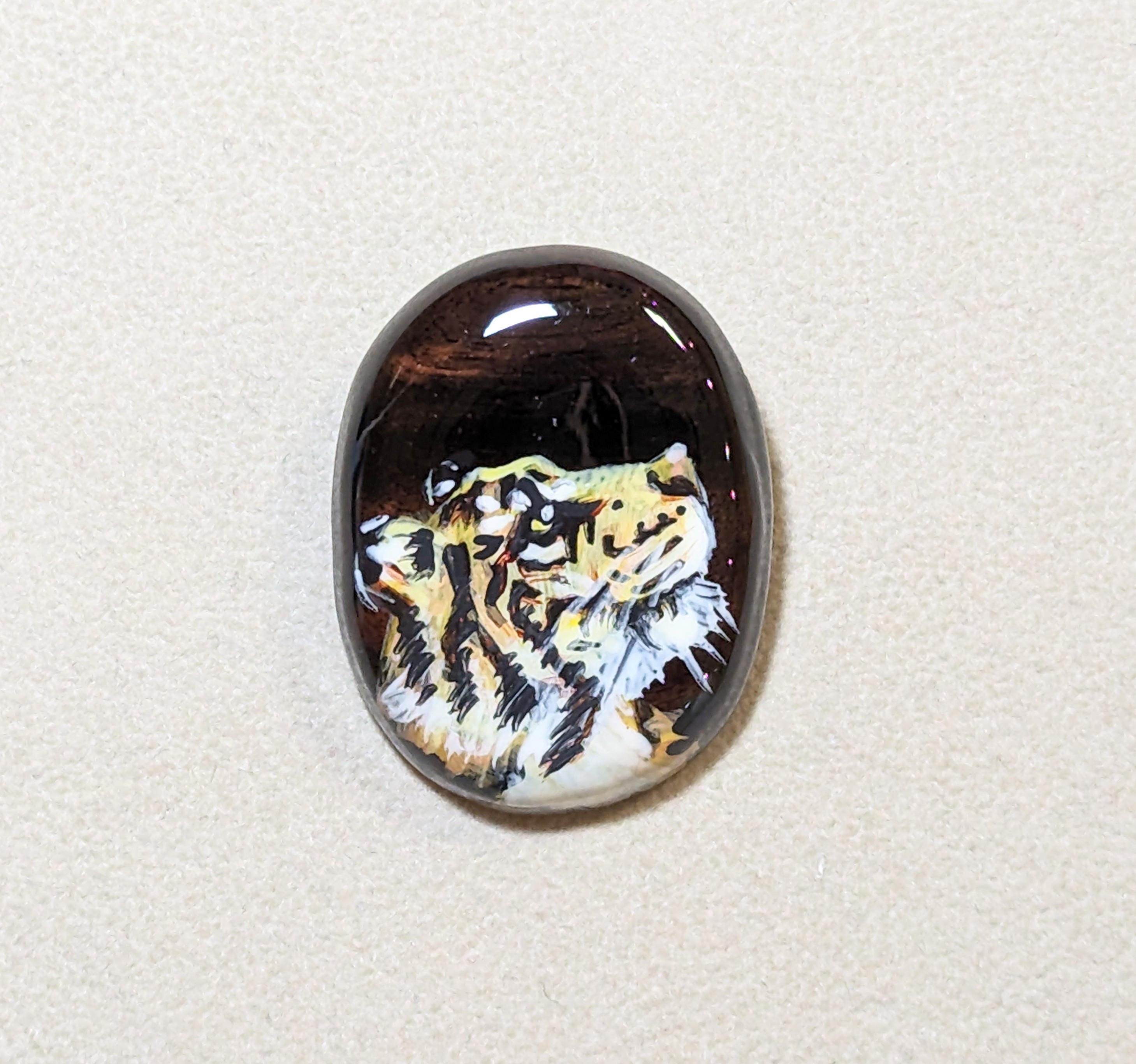 木製　手描き　ブローチ　(　トラ　)