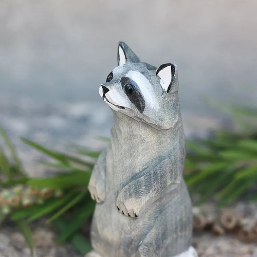 木彫りのアライグマ 2点セット バスウッド置物 ギフト プレゼント