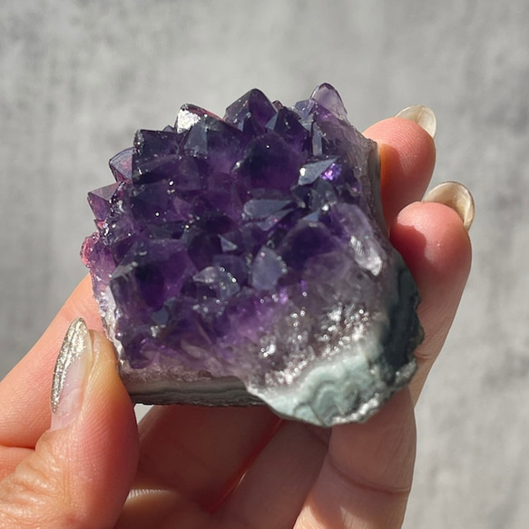 アメジスト　紫水晶　ウルグアイ産 ウルグアイ産【アメジスト／紫水晶】クラスター（91.5g）鉱物