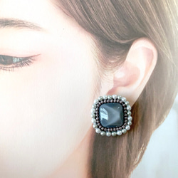 【SALE❤️】水面カボションイヤリング(グレー) 2枚目の画像