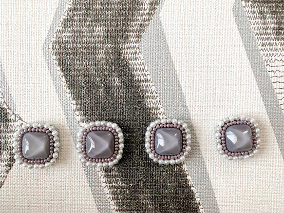 【SALE❤️】水面カボションイヤリング(グレー) 1枚目の画像