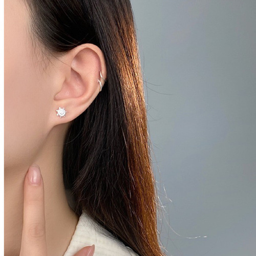 シルバー925 小ぶり 艶消し 月 太陽 ピアス つけっぱなし 小さめ