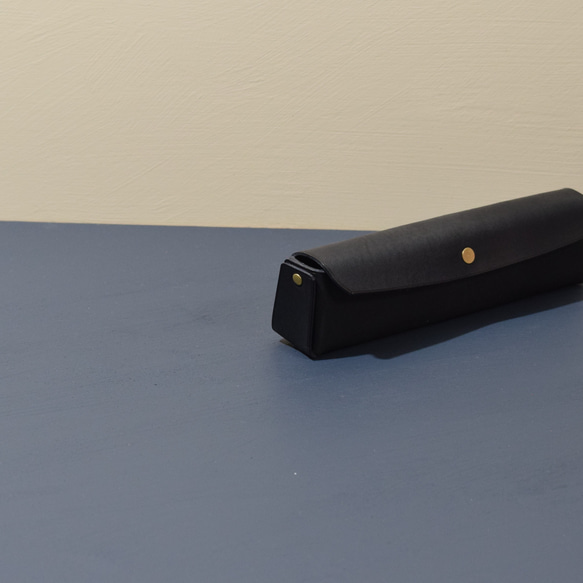 細くてもしっかり入るシームレスペンケース　baton（バトン）　プログレレザーver. 5枚目の画像