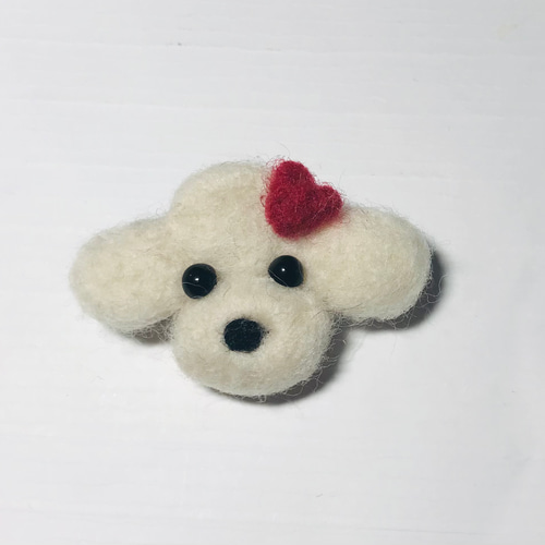 羊毛フェルト トイプードルちゃんのブローチ♪ トイプードルお顔ブローチ 羊毛フェルト ブローチ maco☺︎ 通販