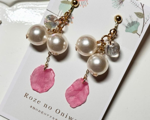 桜の花びらとパールのイヤリング/ピアス イヤリング・ノンホールピアス 