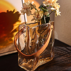 琥珀色のトートバッグ型花瓶 フラワーベース インテリア ガラス素材 ユニーク ch-329 4枚目の画像
