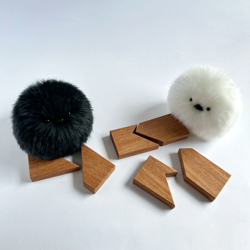 シマエナガ？ 風なのに？ 黒いバッグチャーム ぬいぐるみ Mﾑ Ds MART