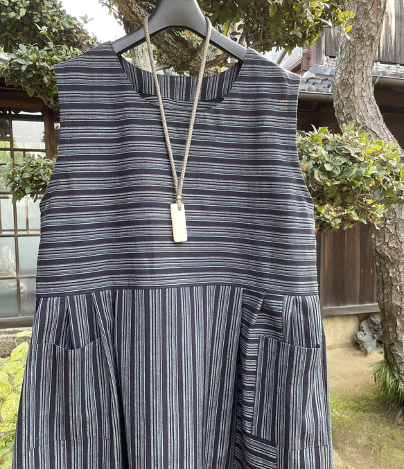 【着物リメイク】縞木綿のジャンパースカート/タック 4枚目の画像
