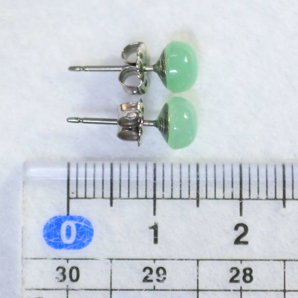 (1 件) 綠玉髓耳環（6 毫米圓形鈦柱） 第5張的照片