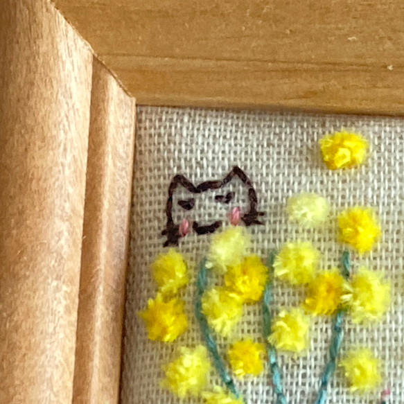 ミモザ　猫　春に飾る　刺繍　フレーム　額　 3枚目の画像