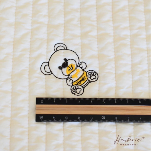 確認用　くまさん刺繍キルティングバッグヌビハンドメイド キルティング生地 ヌビ生地 ハチミツくま柄 韓国生地 輸入 刺繍 可愛い