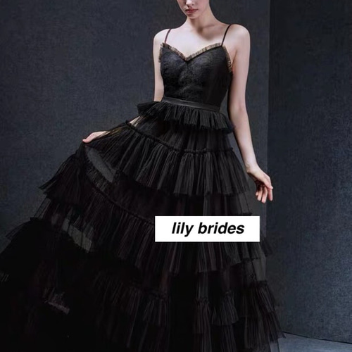 【美品】フリルカラードレス　ブラック　前撮り ウェディングドレス フリル ブラックドレス キャミソール カラー