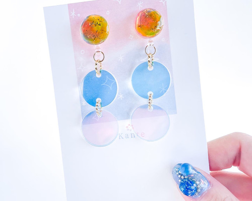 陽射し-オーロラアクリルの大ぶりピアス(イヤリング) 小顔 目立つ 派手