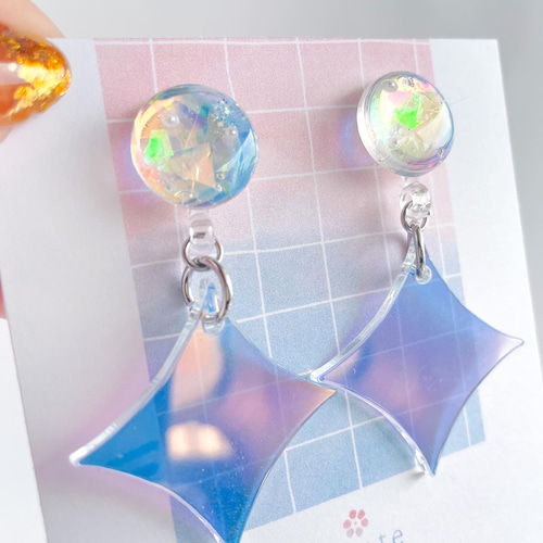 近未来-オーロラアクリルの大ぶりピアス(イヤリング) 小顔
