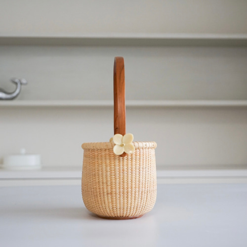 9インチナンタケットバスケット＋ミモザ手刺繍とリバティー