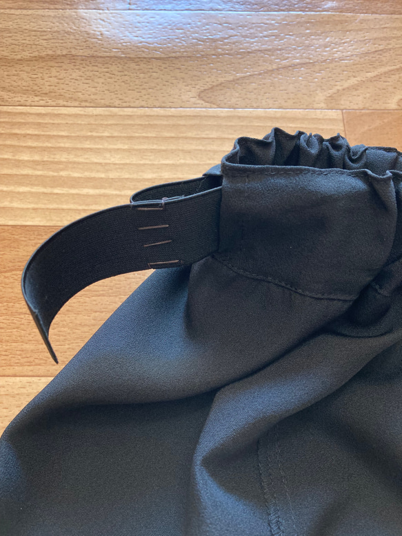 平安絵巻柄　黒留袖リメイク　絹　ワンプリーツスカート 16枚目の画像