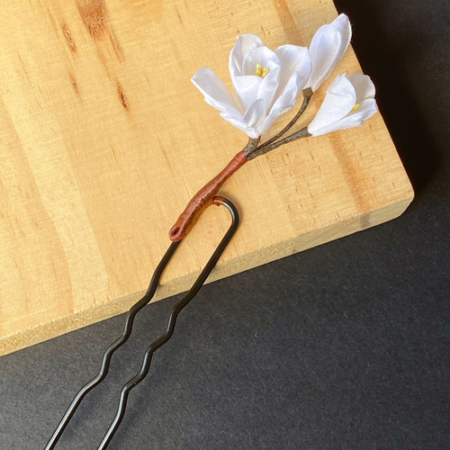つまみ細工の白木蓮Uピンかんざし かんざし メノ工房 通販 17359232
