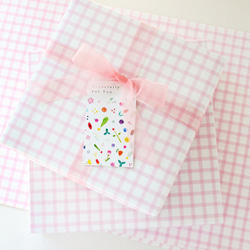 可愛格紋粉紅成人包裝套裝，12 件（附花卡和八角形黑色貼紙）*緞帶單獨販售 第5張的照片