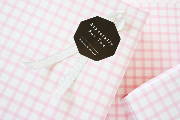 可愛格紋粉紅成人包裝套裝，12 件（附花卡和八角形黑色貼紙）*緞帶單獨販售 第9張的照片