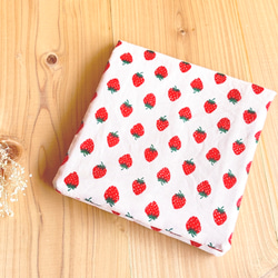 いちご＞ スナップ付 ハンカチみたいなサニタリーポーチ ポーチ