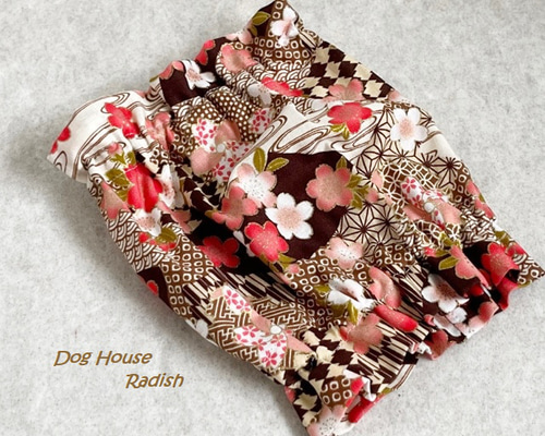 犬服ハンドメイド　タンクトップ(さくら桜。) tone（トーン）の「犬服屋Ricky/さくらんぼ柄のキャミソール【S