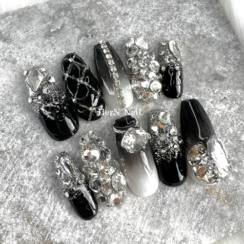 ブラックシルバーキルティング指輪パーツ付きネイルチップ ネイル