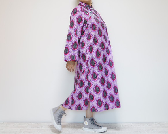 チャイナカラーワンピース シノワズリな衿元　ゆったりデザイン アフリカンプリント ピンク 3枚目の画像