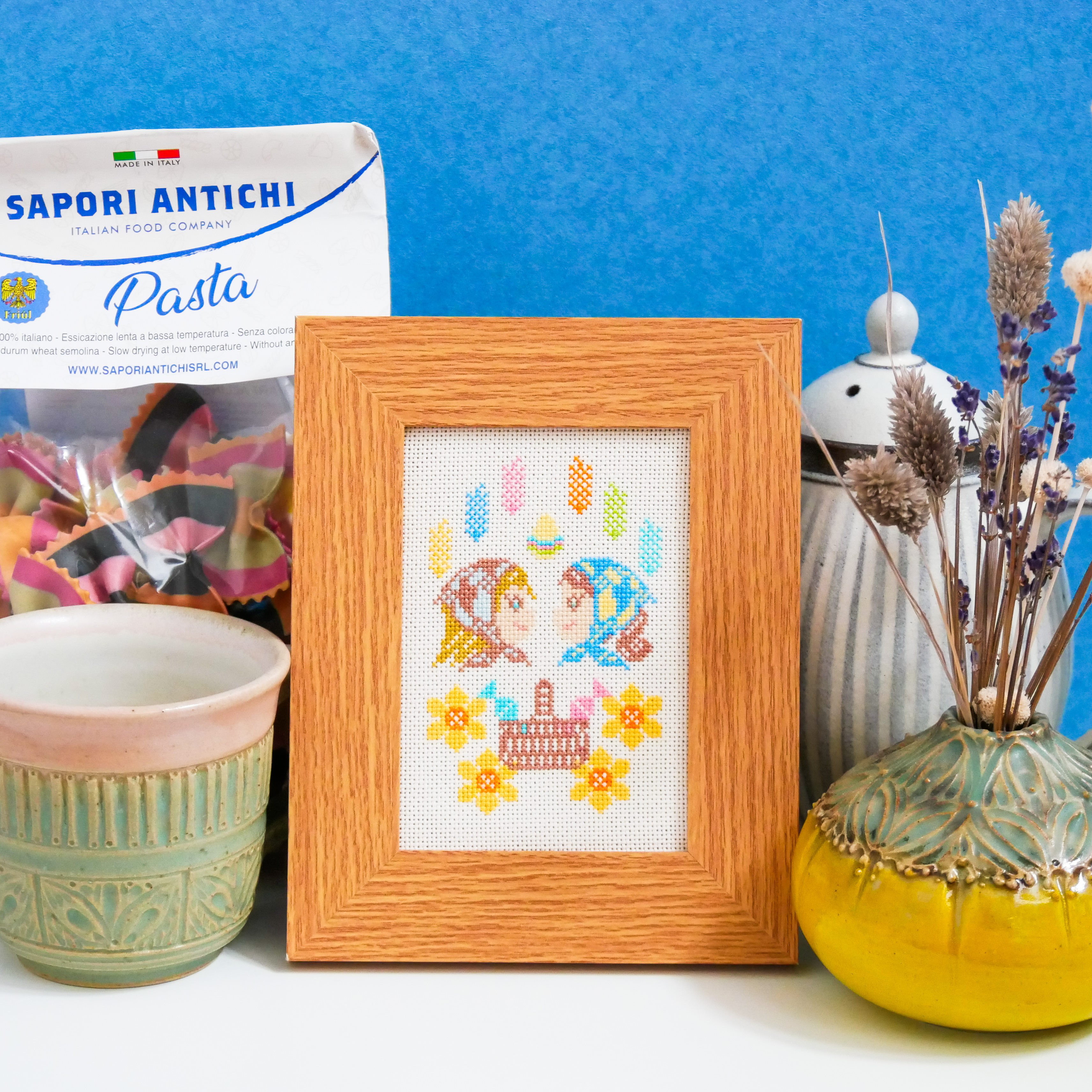 北欧の復活祭イースター 春の北欧刺繍フレーム【フレーム付き】 ファブリックパネル 刺繍パネル 写真立て 女の子