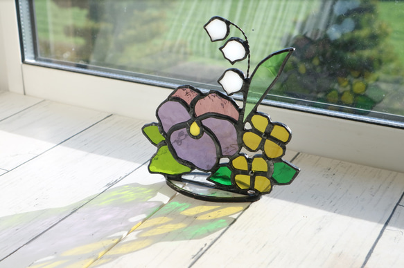 ステンドグラスサンキャッチャー・春の花(パンジー)受注制作 サン