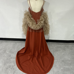 非常時尚的派對禮服，赤土色裙裾，純粹的美麗，雨披 第2張的照片