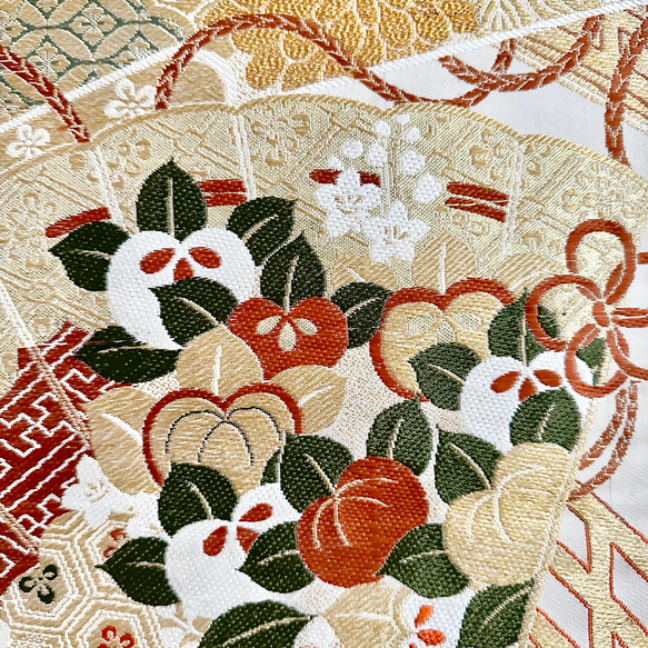 帯のタペストリー　アンティーク　花々の扇　着物リメイク インテリア　掛け軸 　古民家　おしゃれ　日本　和風　縁起物 5枚目の画像