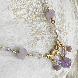 紫の花束　アメジストと薔薇のモチーフのネックレス 8枚目の画像