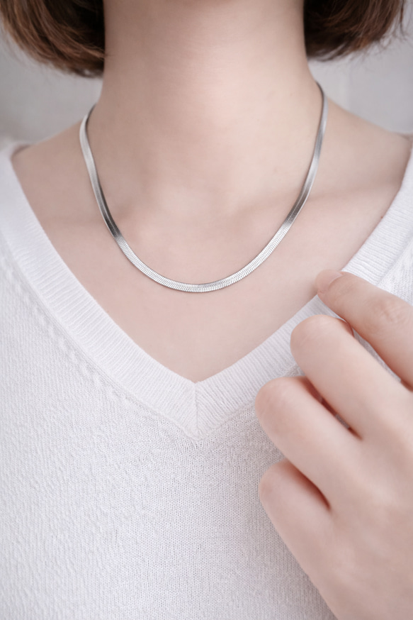 スネークチェーン4ミリ幅ネックレス【サージカルステンレス