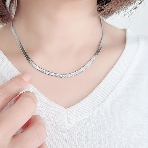 スネークチェーン4ミリ幅ネックレス【サージカルステンレス