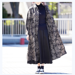 着物リメイク◇オリエンタルなブラック紬のAラインシャツワンピース 2枚目の画像