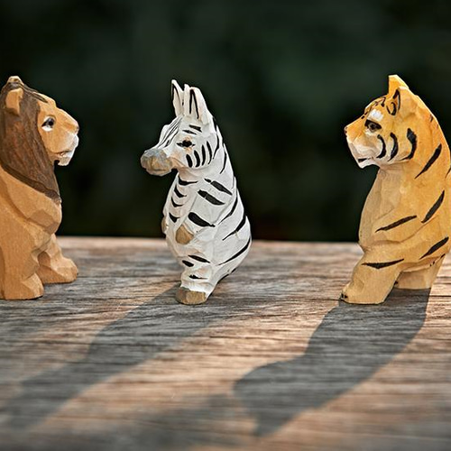 木彫りのトラ ライオン シマウマ 3点セット バスウッド 置物 動物