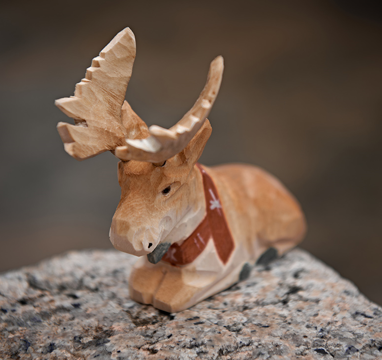 翡翠彫刻　鹿彫刻　天然石　彫刻置物