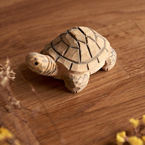 すごい！本物のカメ匹みたい！ 木彫りのカメ匹 置物 ギフト プレゼント