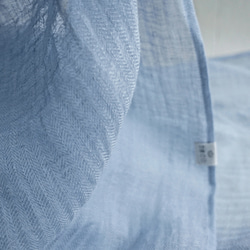 へリンボーン織 リネンのストール　ペールブルー　水色 8枚目の画像