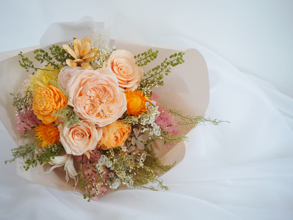 淡いピーチカラーのプリザーブドフラワー花束 bouquet 11枚目の画像