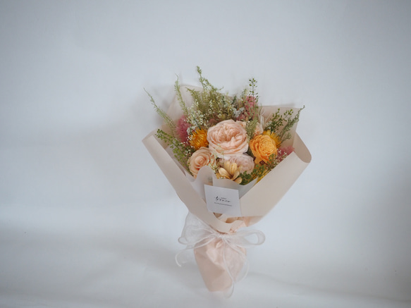 淡いピーチカラーのプリザーブドフラワー花束 bouquet 8枚目の画像