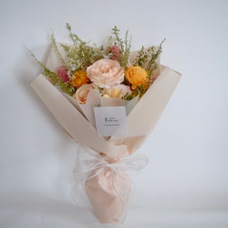 淡いピーチカラーのプリザーブドフラワー花束 bouquet 7枚目の画像