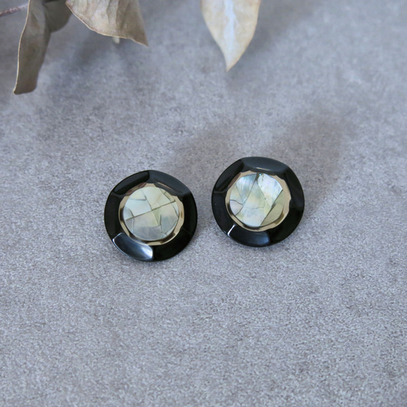 21mm】クラックシェル×ブラック 高級ヴィンテージボタンイヤリング