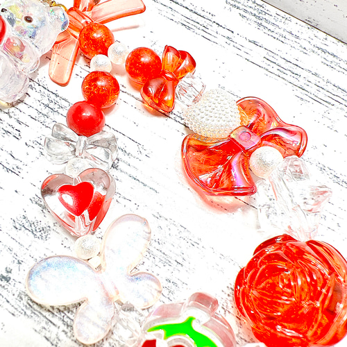 推し活 キーホルダー 赤 レッド ハンドメイド ビーズ キーホルダー な