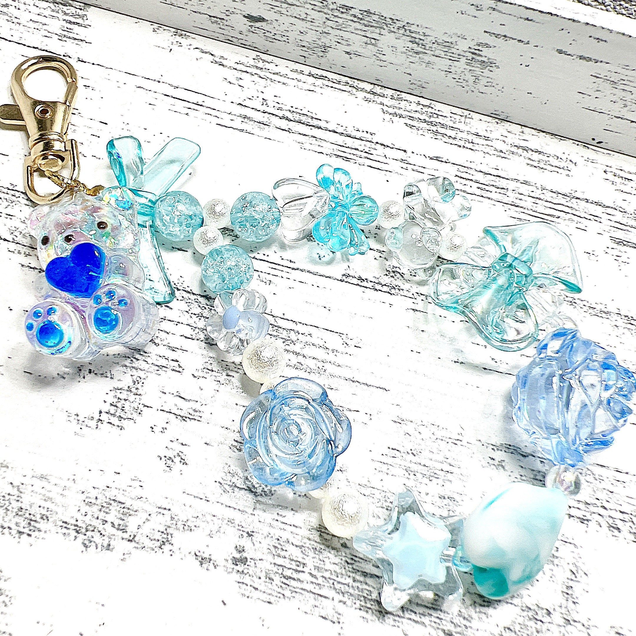 ビーズキーホルダー　大人かわいい　推し活　ハンドメイド　キーホルダー　チャーム ビーズキーホルダー 大人かわいい 推し活 ハンドメイド