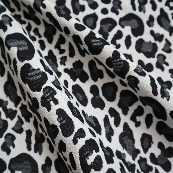 レオパード 豹柄  ゴブラン織り生地 ジャガード織り 1枚目の画像