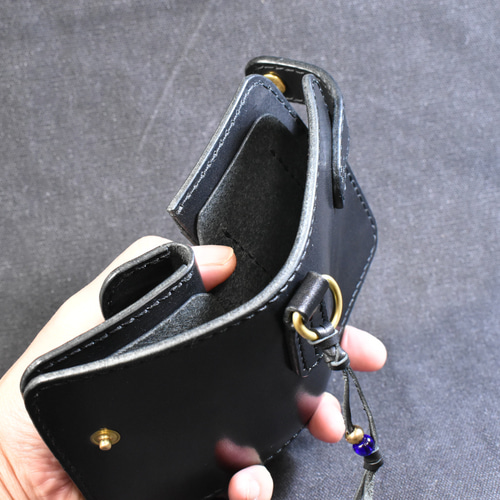 栃木レザーブラック 手縫い ショートウォレット Dカンホルダー 開きど