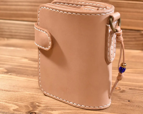 栃木レザー　二つ折財布　ミニウォレット　ヌメ革本革　ハンドメイド　手縫い 栃木レザー ナチュラル 手縫い ショートウォレット 二つ折り財布