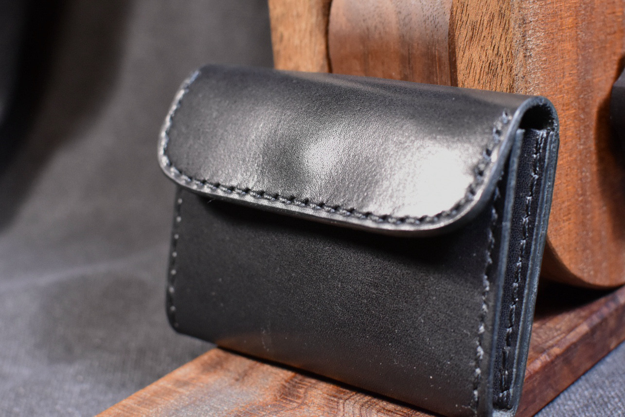 栃木レザーブラック　手縫コインケース 4,374円